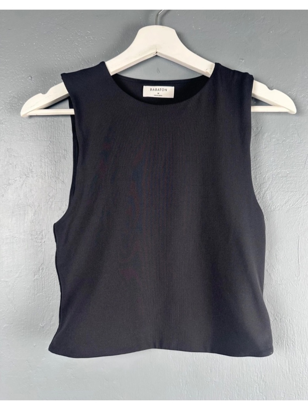 Aritzia Babaton Sz Medium Black Contour Muscle Tank Cropped Top